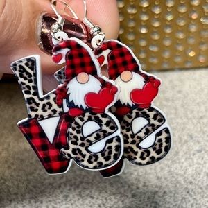 2/20 Bright one sided leopard print gnome earrings -adorable!